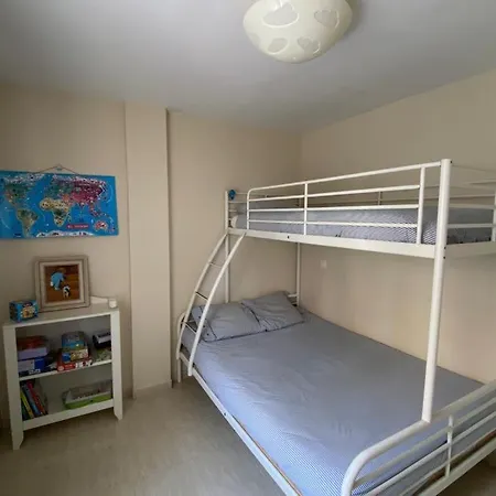 Apartment Bajo Con Jardin Y Piscina!